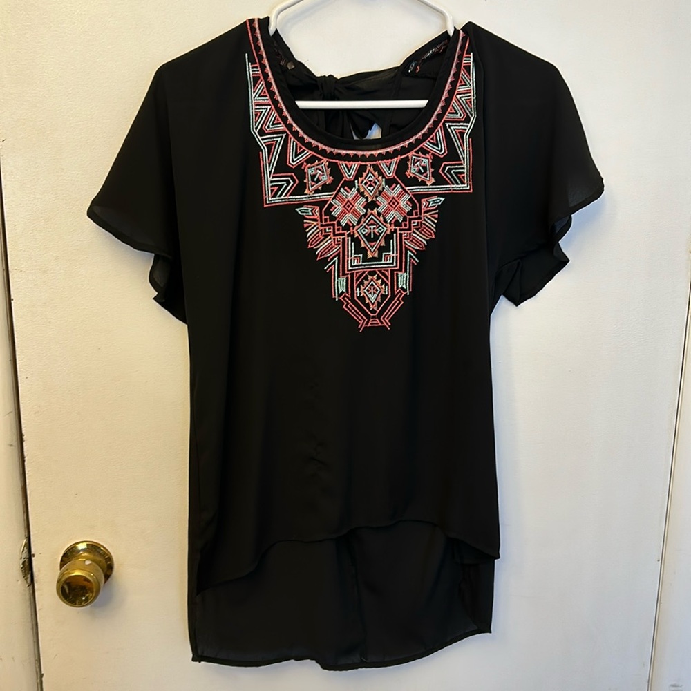 Three Pink Hearts Women’s Top Black Size Medium